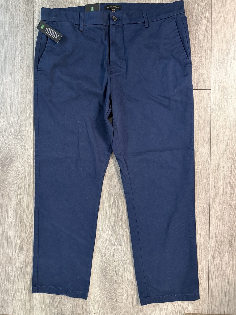 Banana Republic Men’s Chino Pants NWT Size 38 x 29